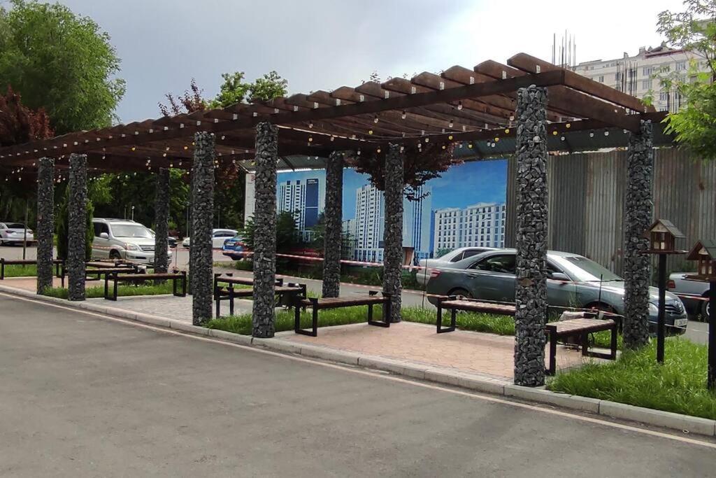 Prestigious Apartment In Biszkek Zewnętrze zdjęcie